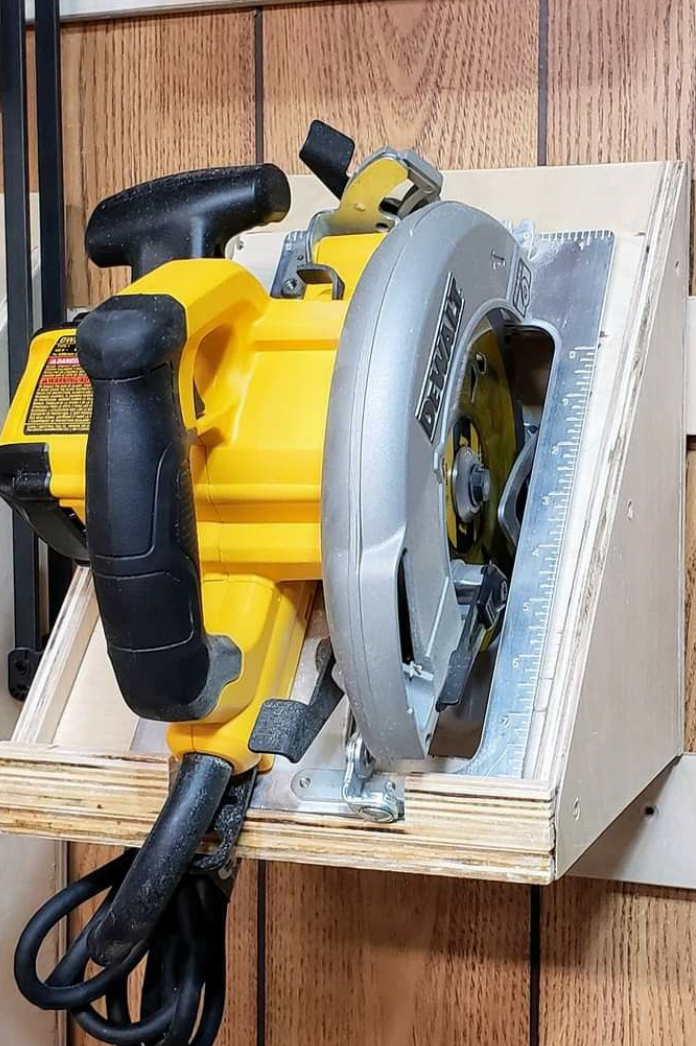 Circular saw holder