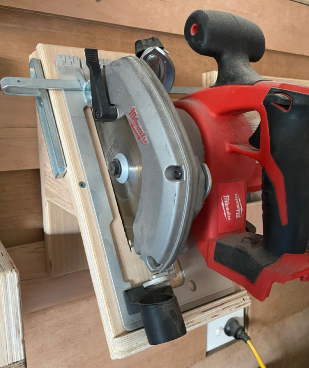 Circular saw holder
